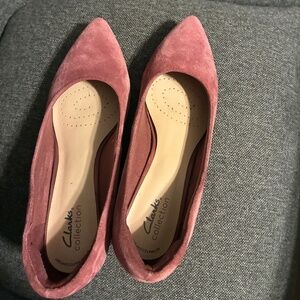 Clark’s suede low heel pump dusty rose